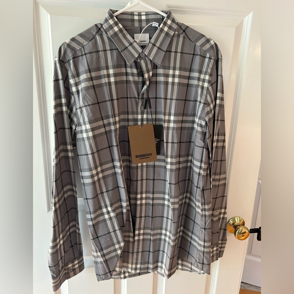 Burberry button front casual shirt. Size XXL UK (fits like a M/L US) BNWT
